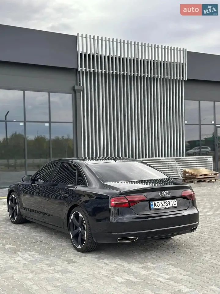 Audi A8 — фото 5