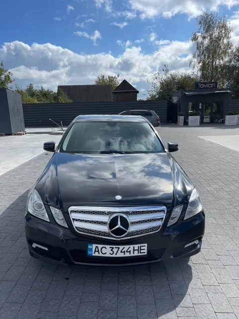 Mercedes-Benz E 220