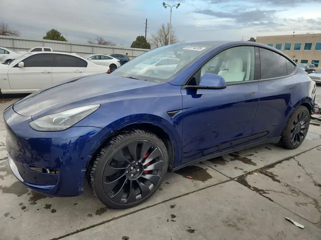 Tesla MODEL Y