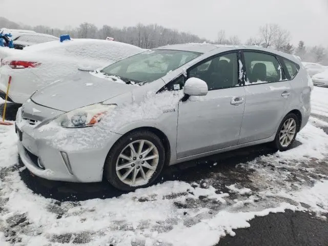 Toyota PRIUS V