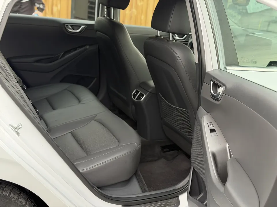 Hyundai Ioniq — фото 10