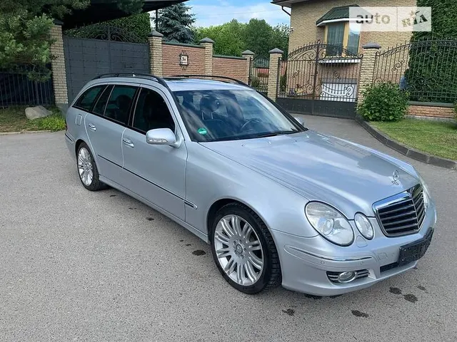Mercedes-Benz E 320 Avantgarde 4matic