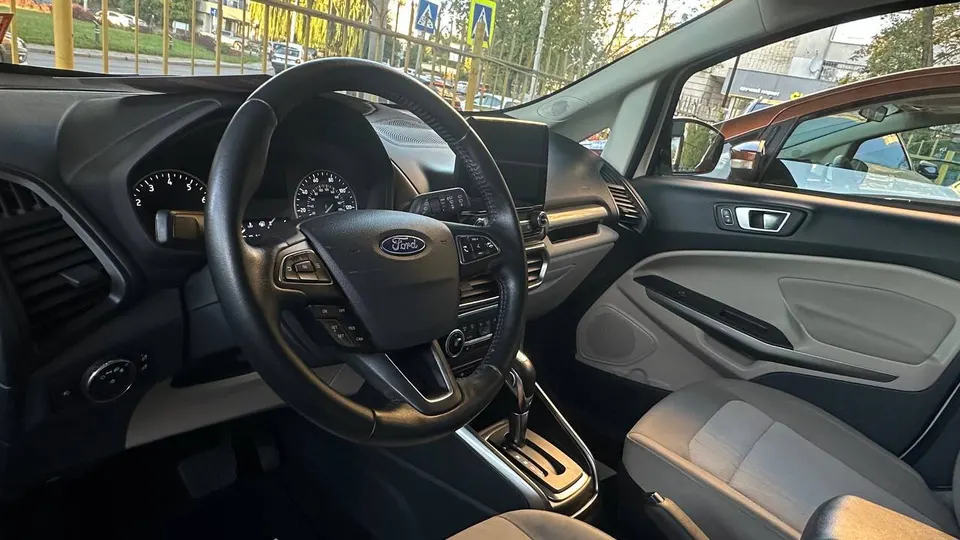 Ford EcoSport — фото 7