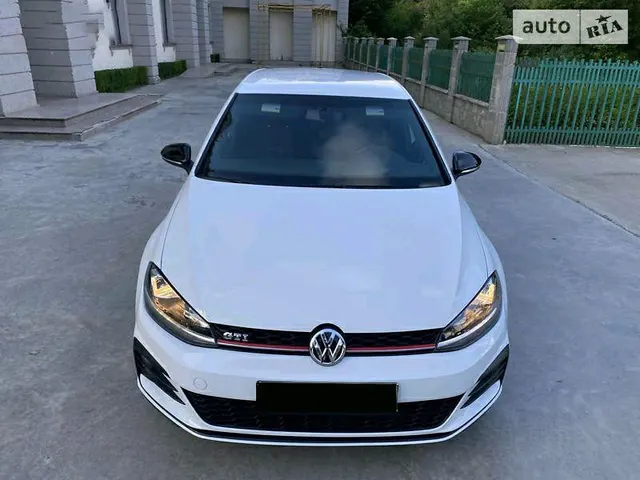 Volkswagen Golf VII GTI