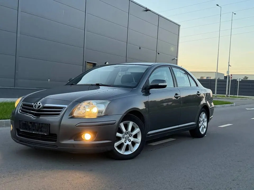 Toyota Avensis D4D — фото 4