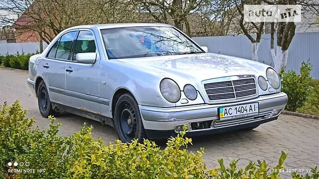 Mercedes-Benz E 300