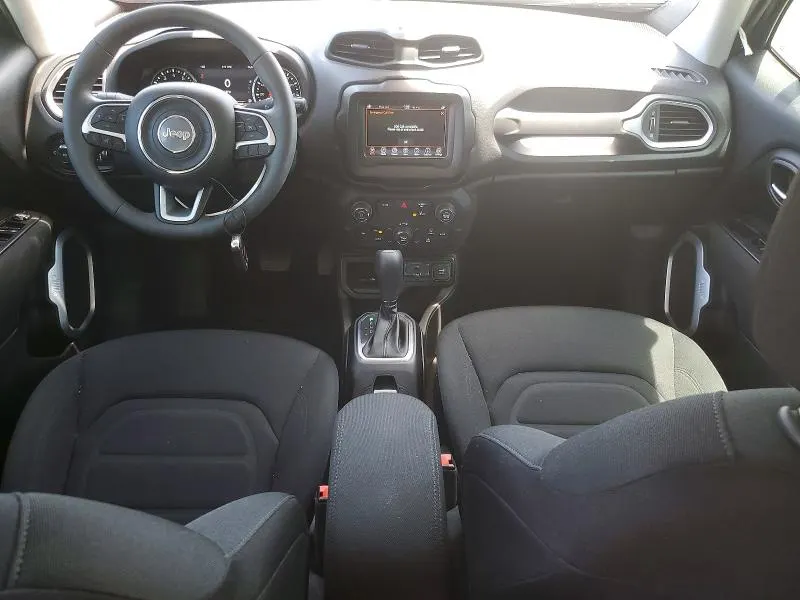 Jeep RENEGADE LATITUDE — фото 8