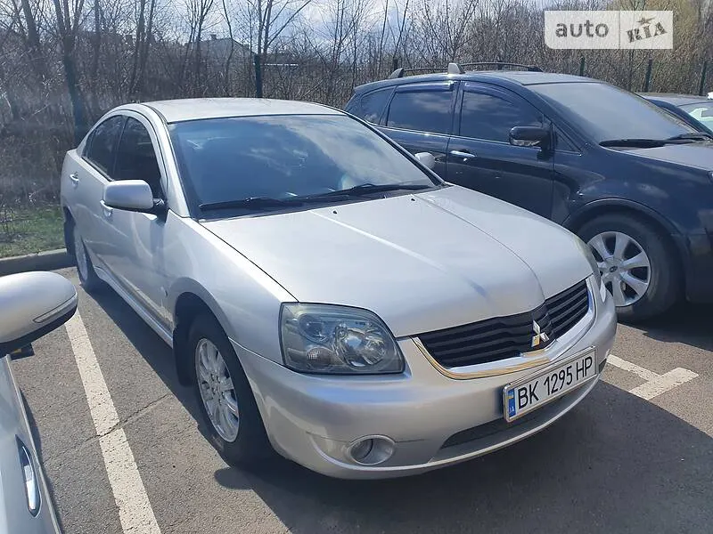 Mitsubishi Galant obsluzhenyj