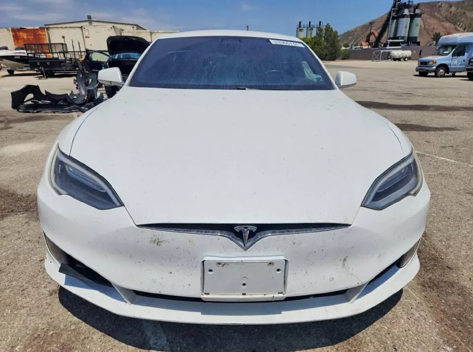 Tesla Model S 75