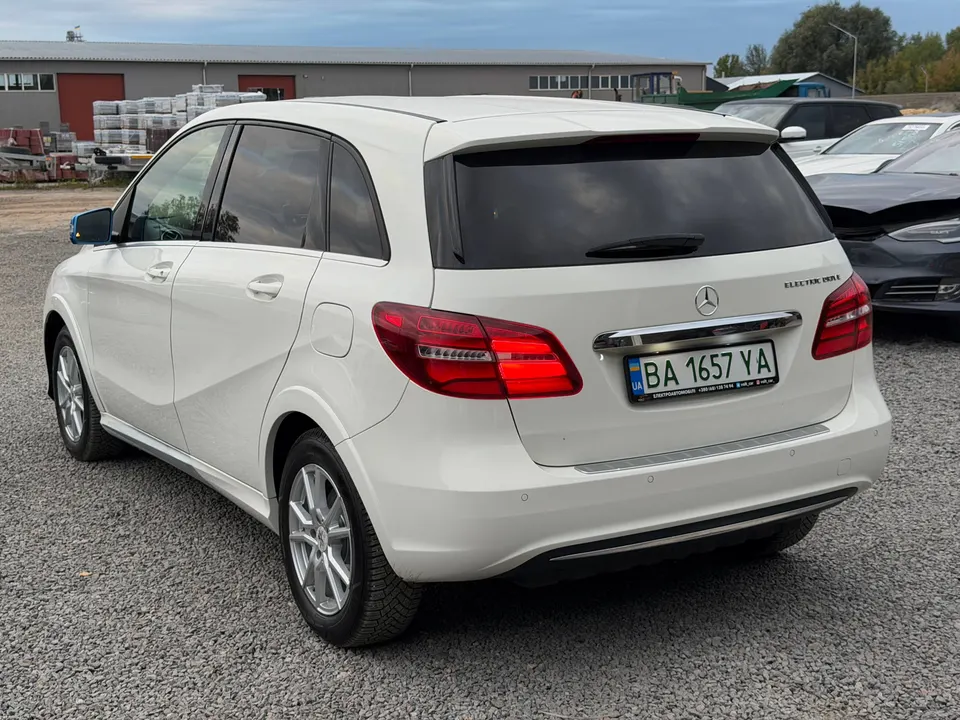 Mercedes-Benz B250e Range Plus — фото 5