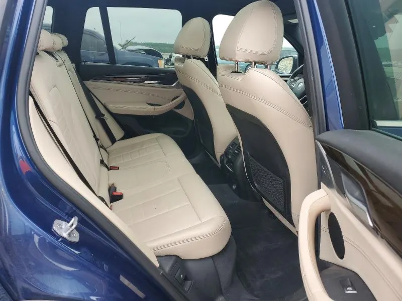 BMW X3 SDRIVE 30I — фото 6