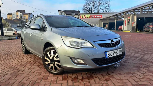 Opel Astra J