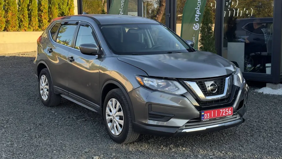 Nissan ROGUE S