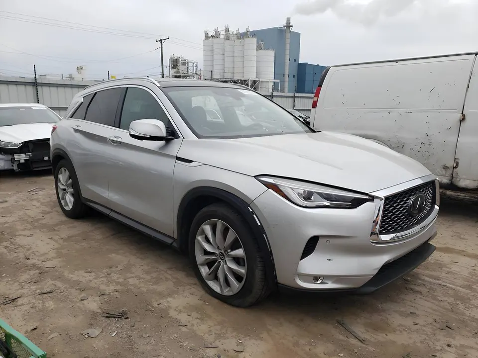 Infiniti QX50 Essential