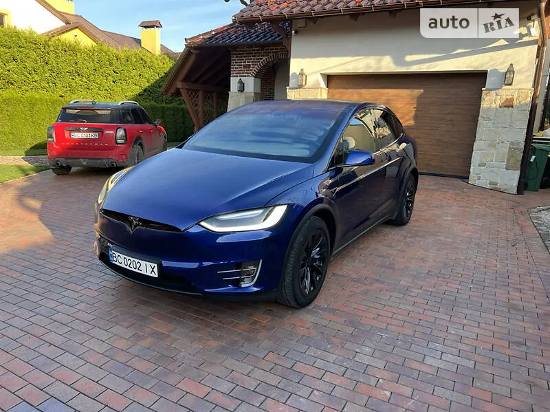 Tesla Model X 90D