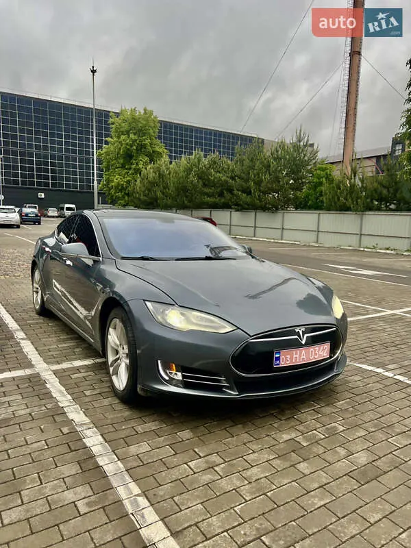 Tesla Model S