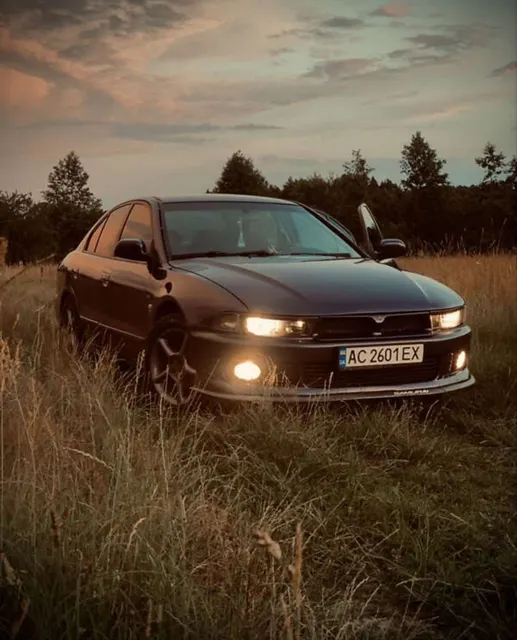 Mitsubishi Galant 8