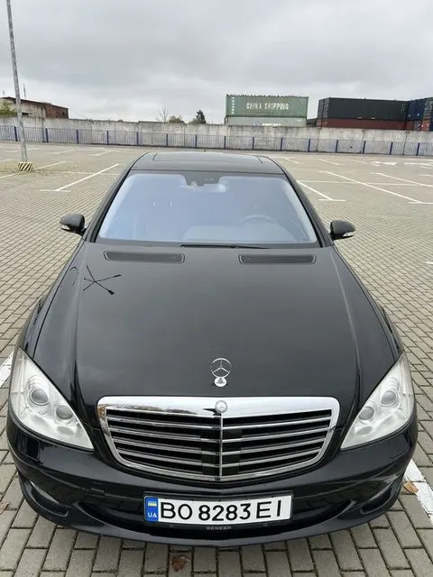 Mercedes-Benz 