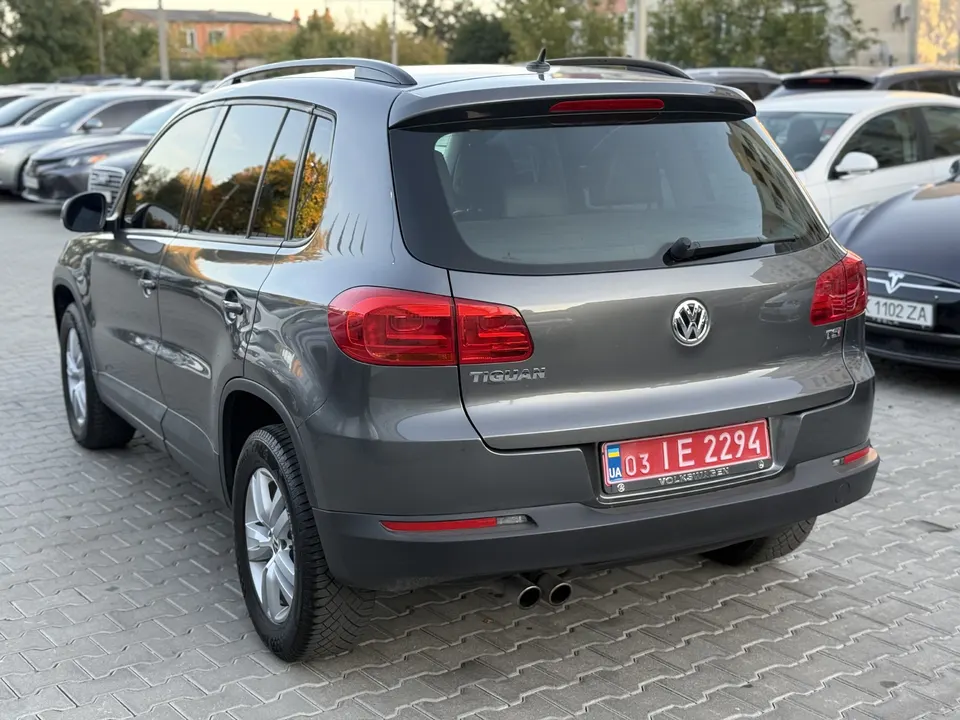Volkswagen Tiguan — фото 10