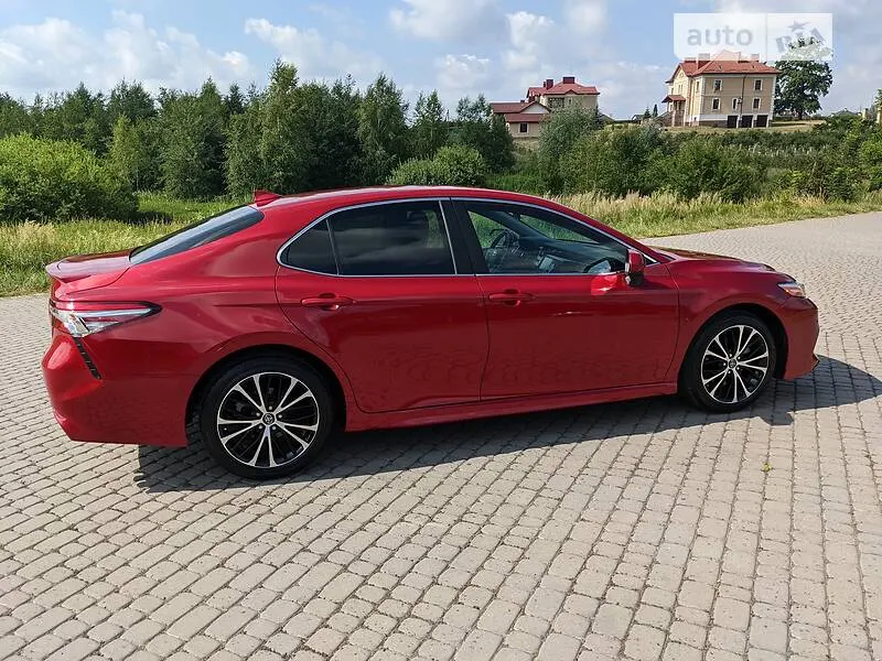 Toyota Camry SE