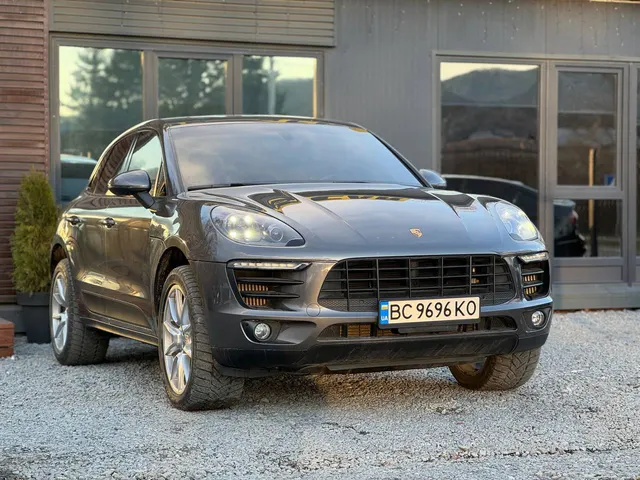 Porsche MACAN S