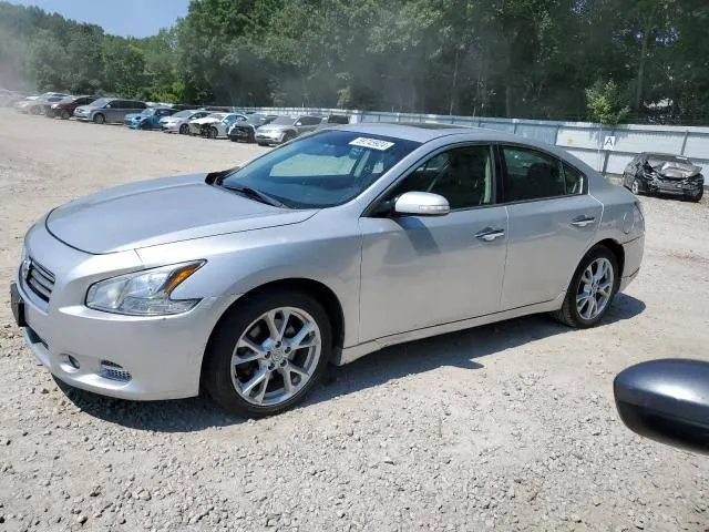 Nissan MAXIMA S