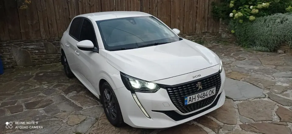 Peugeot 208