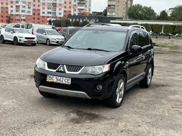 Mitsubishi Outlander XL