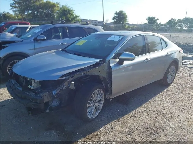 Toyota CAMRY HYBRID XLE
