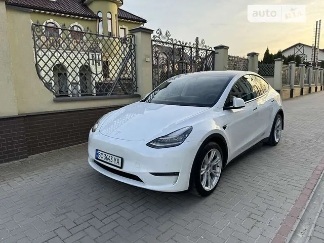 Tesla Model Y