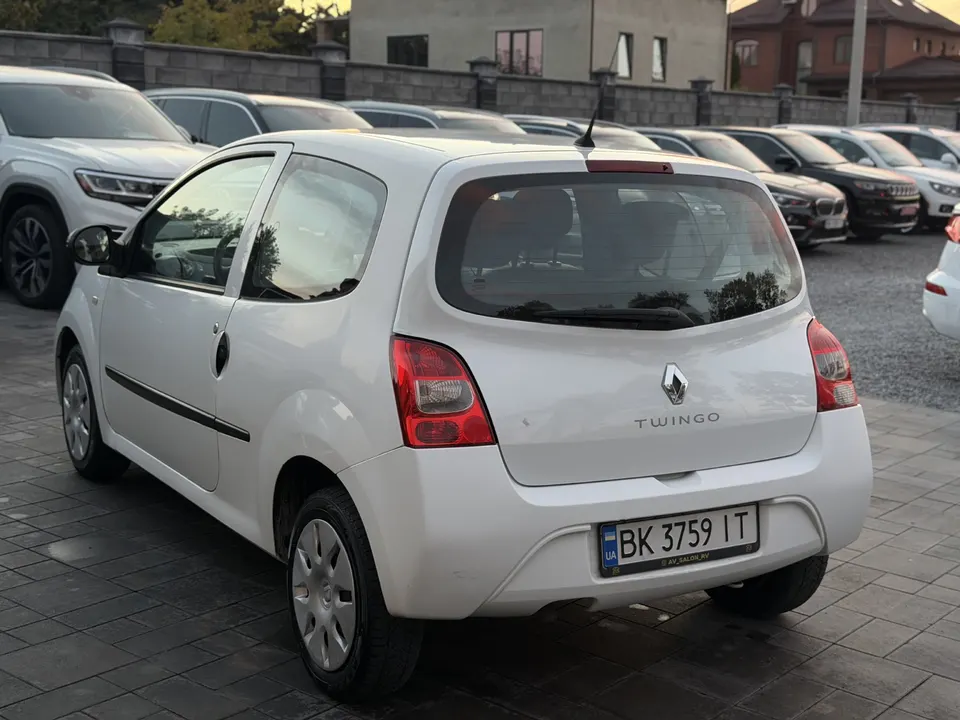 Renault Twingo — фото 5