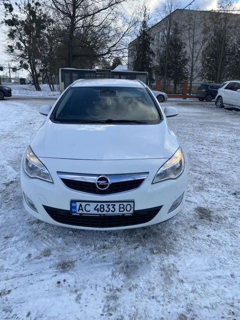 Opel astra j