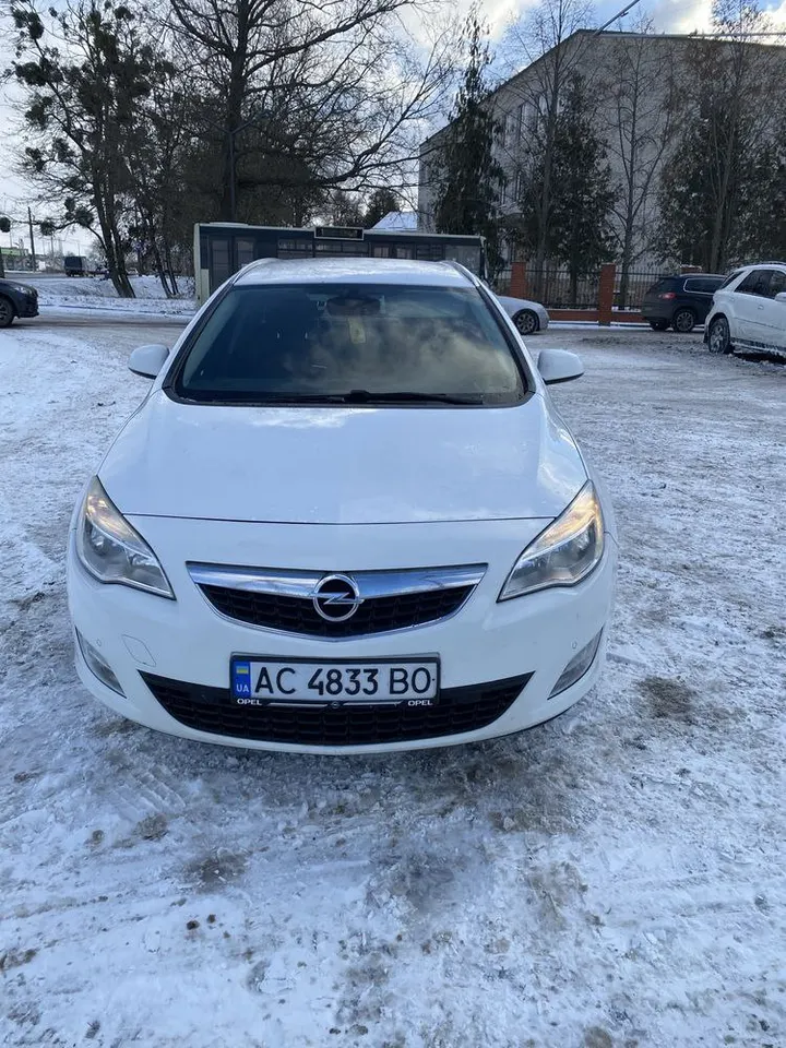 Opel astra j
