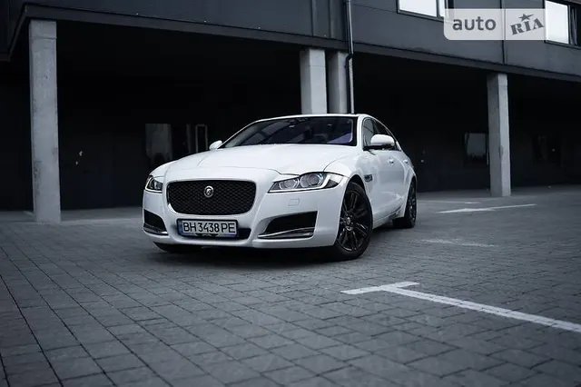 Jaguar XF
