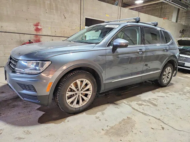 Volkswagen Tiguan SE 4 4