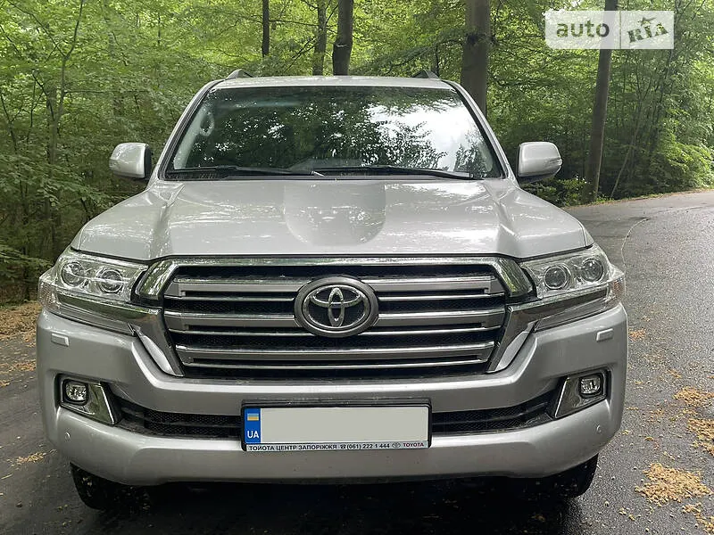 Toyota Land Cruiser 200