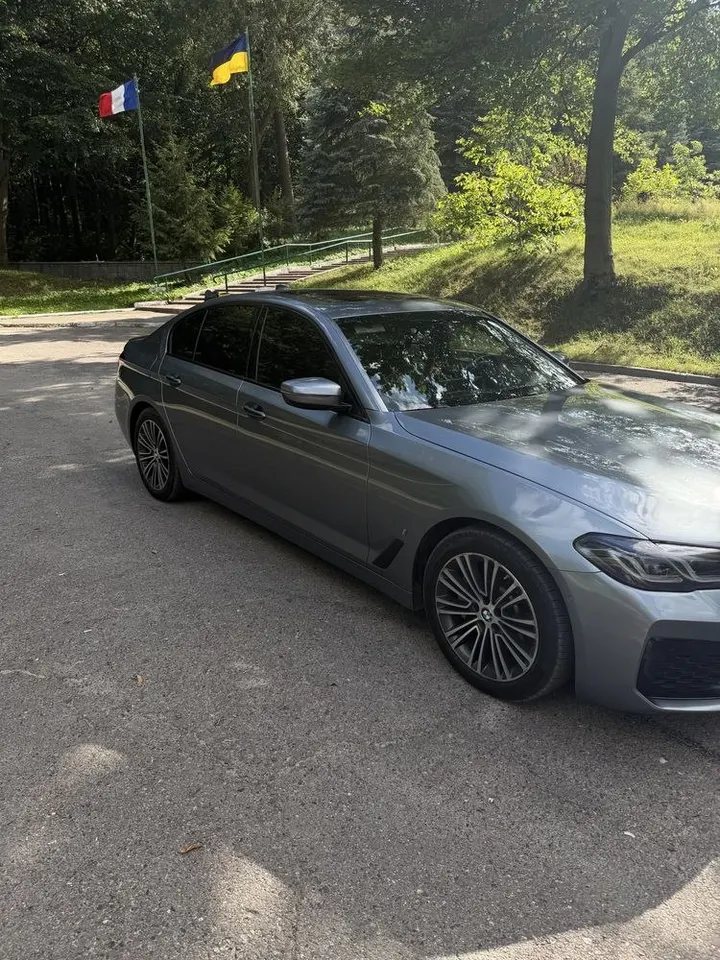 BMW 530e гібрид 96к пробігу — фото 10