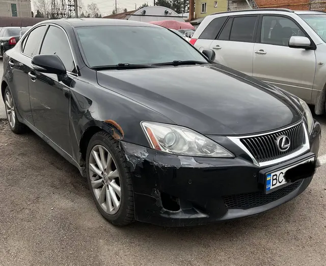 Lexus is 220d