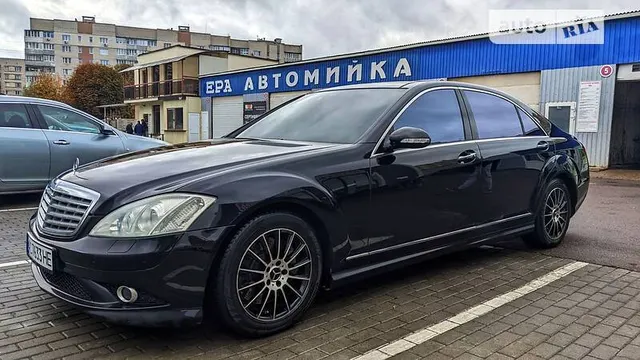 Mercedes-Benz S-Class