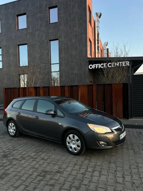 Opel Astra J