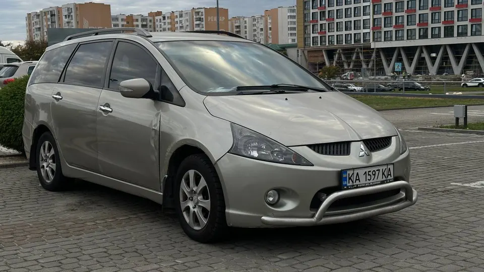 Mitsubishi Grandis — фото 2