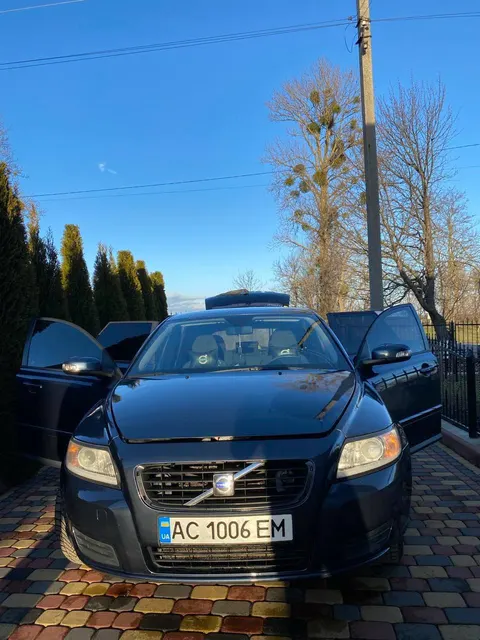 Volvo V50
