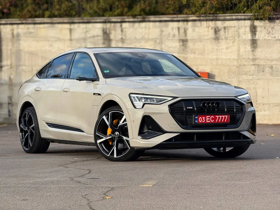 Audi E-Tron Sportback 55 S-line