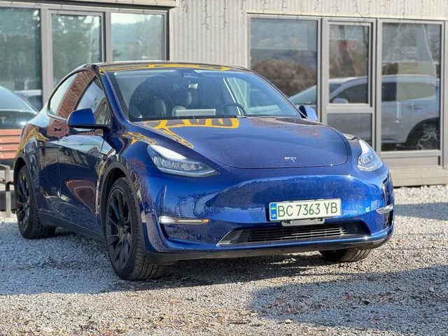 Tesla Model Y Long Range