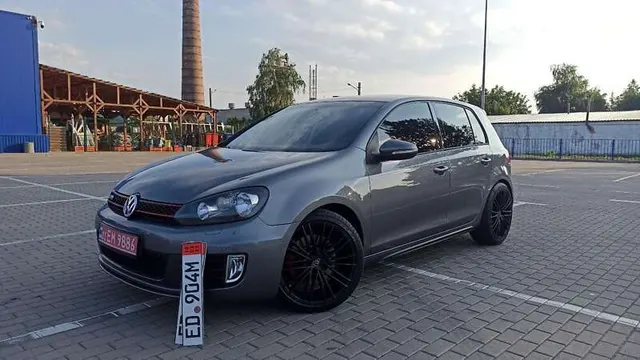 Volkswagen Golf GTI