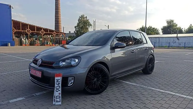 Volkswagen Golf GTI