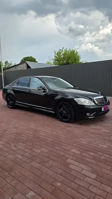 Mercedes-Benz S221 5.5 бенз Димить