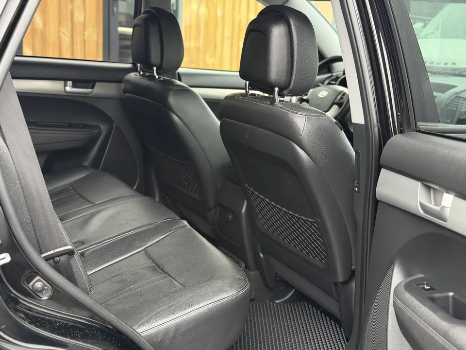 Kia Sorento — фото 10