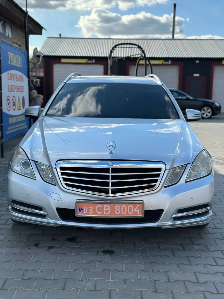 Mercedes-Benz E220