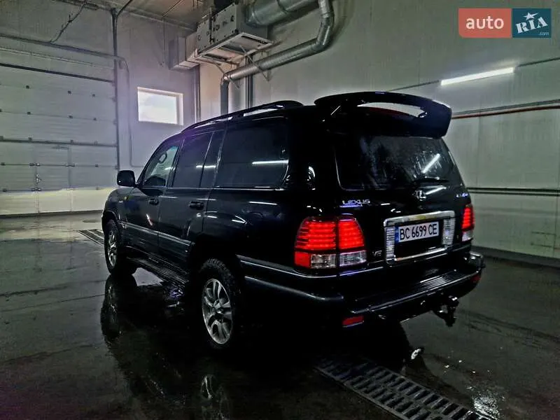 Lexus LX